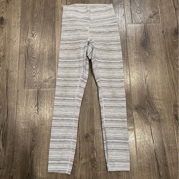 Lululemon High Times Pant Cyber Stripe Silver Fox High Rise 4 Gray White Stripe - Picture 4 of 14